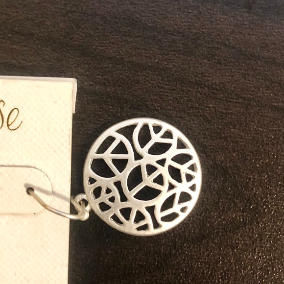 NWT- peace sign earrings - Picture 3 of 3